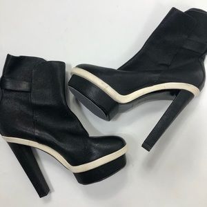 Authentic Balenciaga boots size 40